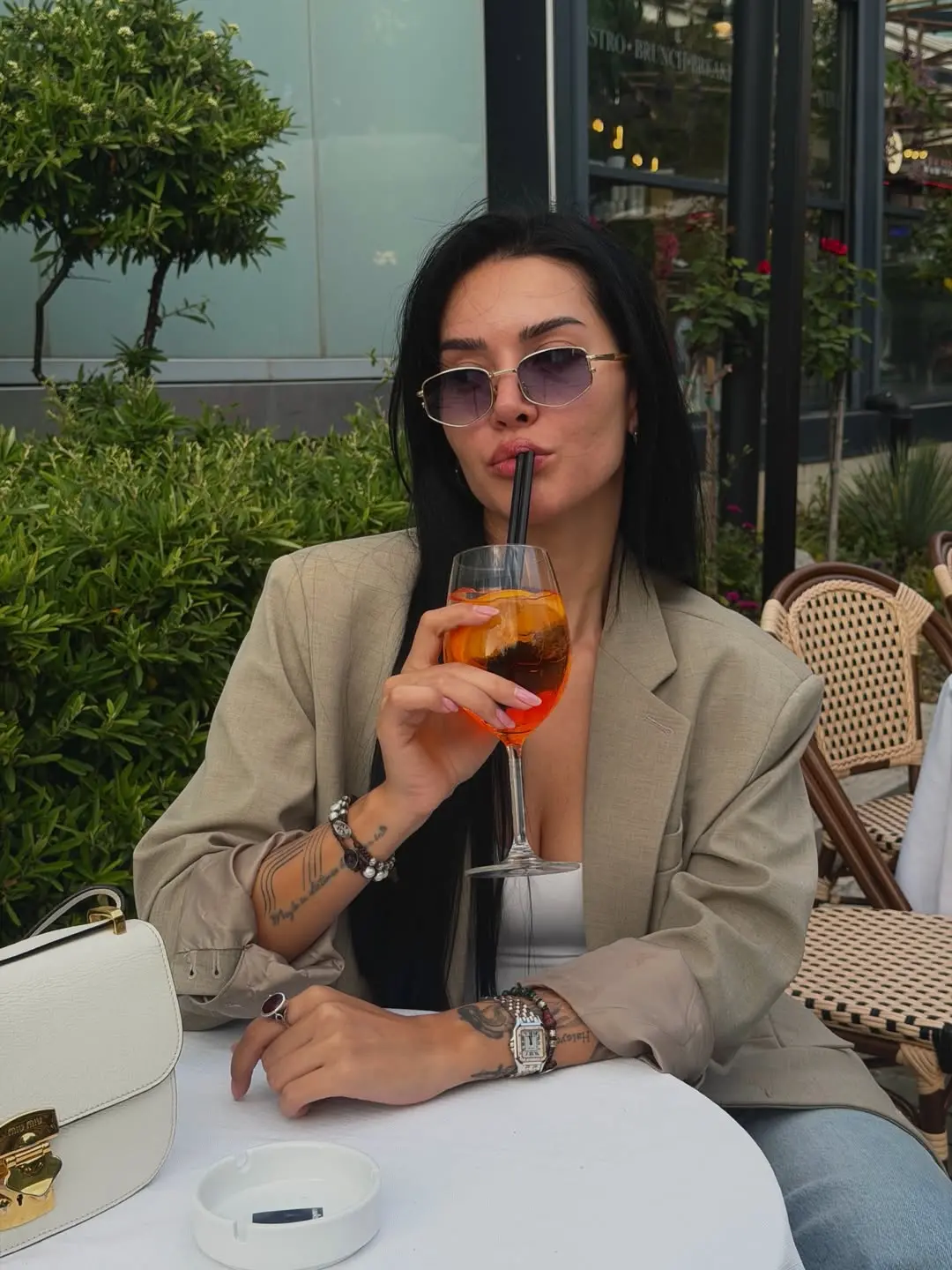 Efi Dhedhes reagon: Debati për influencerët, një shpërqendrim nga problemet reale?