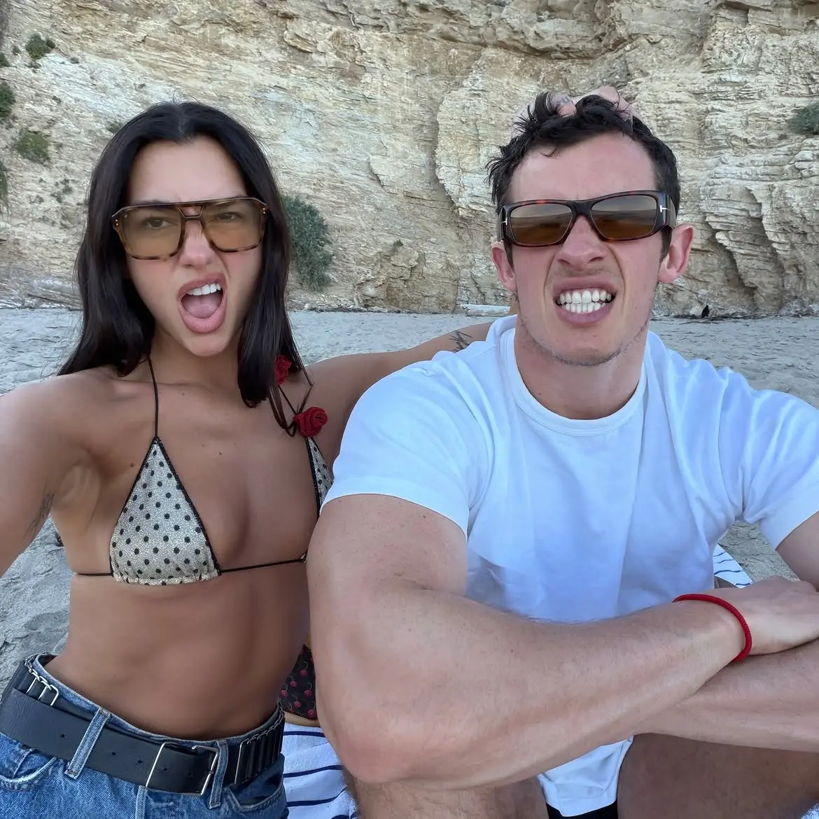 Dua Lipa dhe Callum Turner: Një rikthim emocionues pas festivalit të Sunny Hill