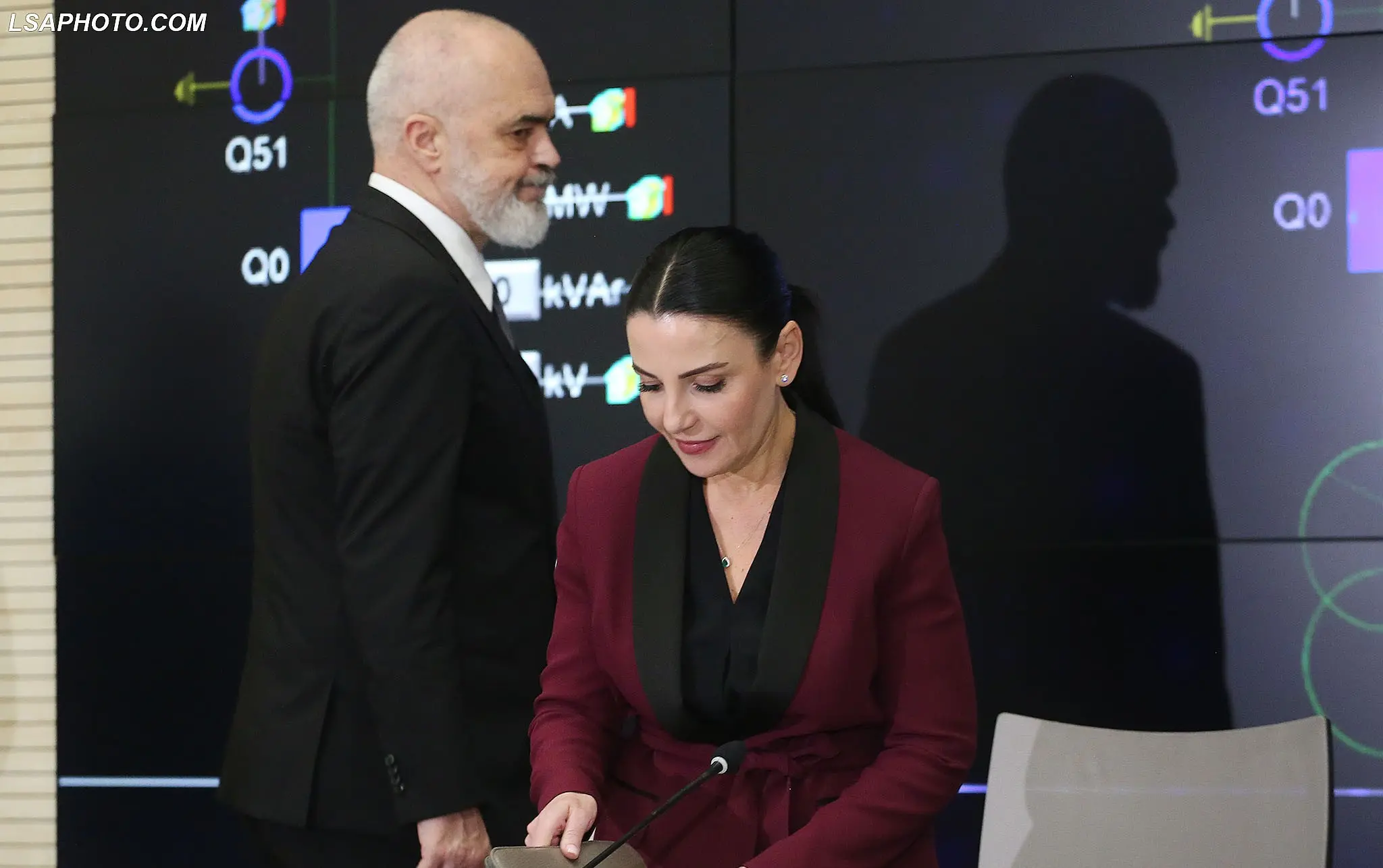 A është publikimi i videove intime një manovër për të fshehur skandalet e korrupsionit?