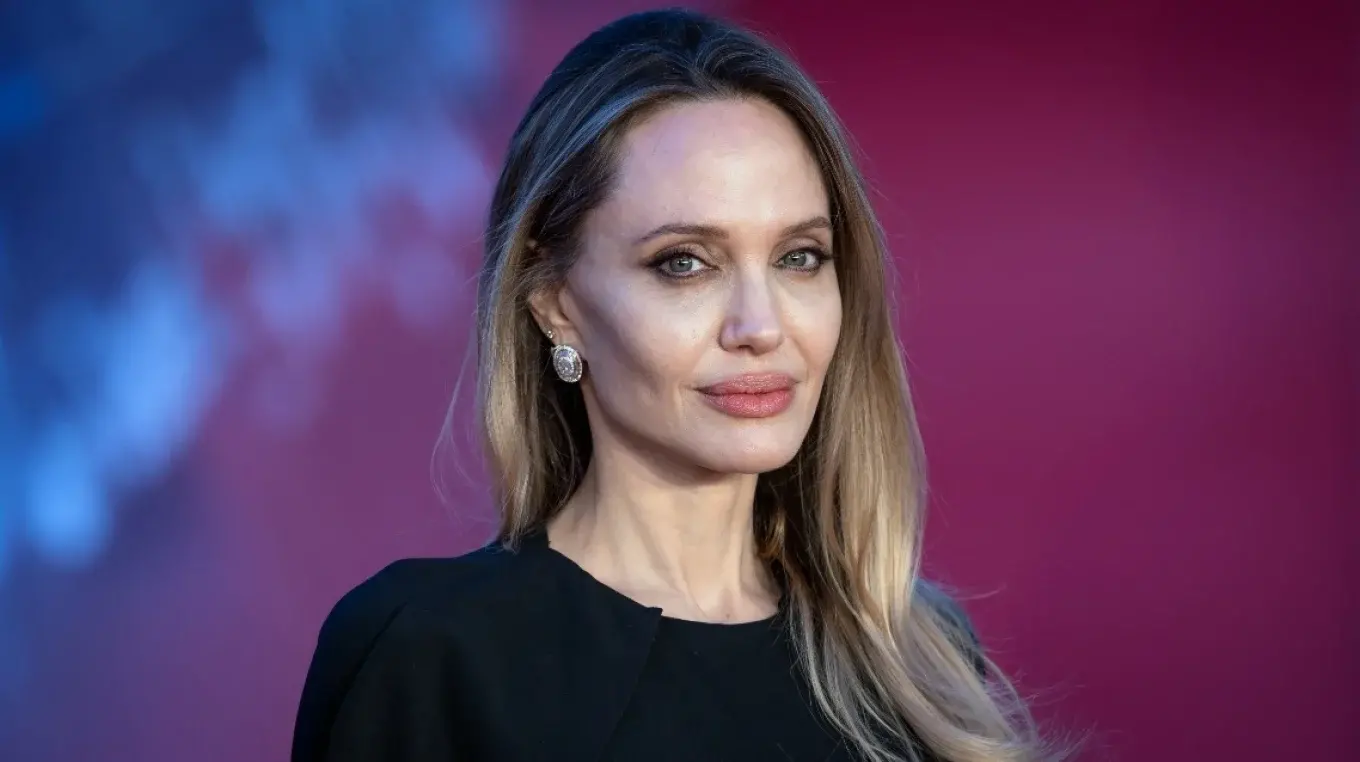 Angelina Jolie shitet rezidencën e saj historike në Los Angeles për 24.75 milionë dollarë