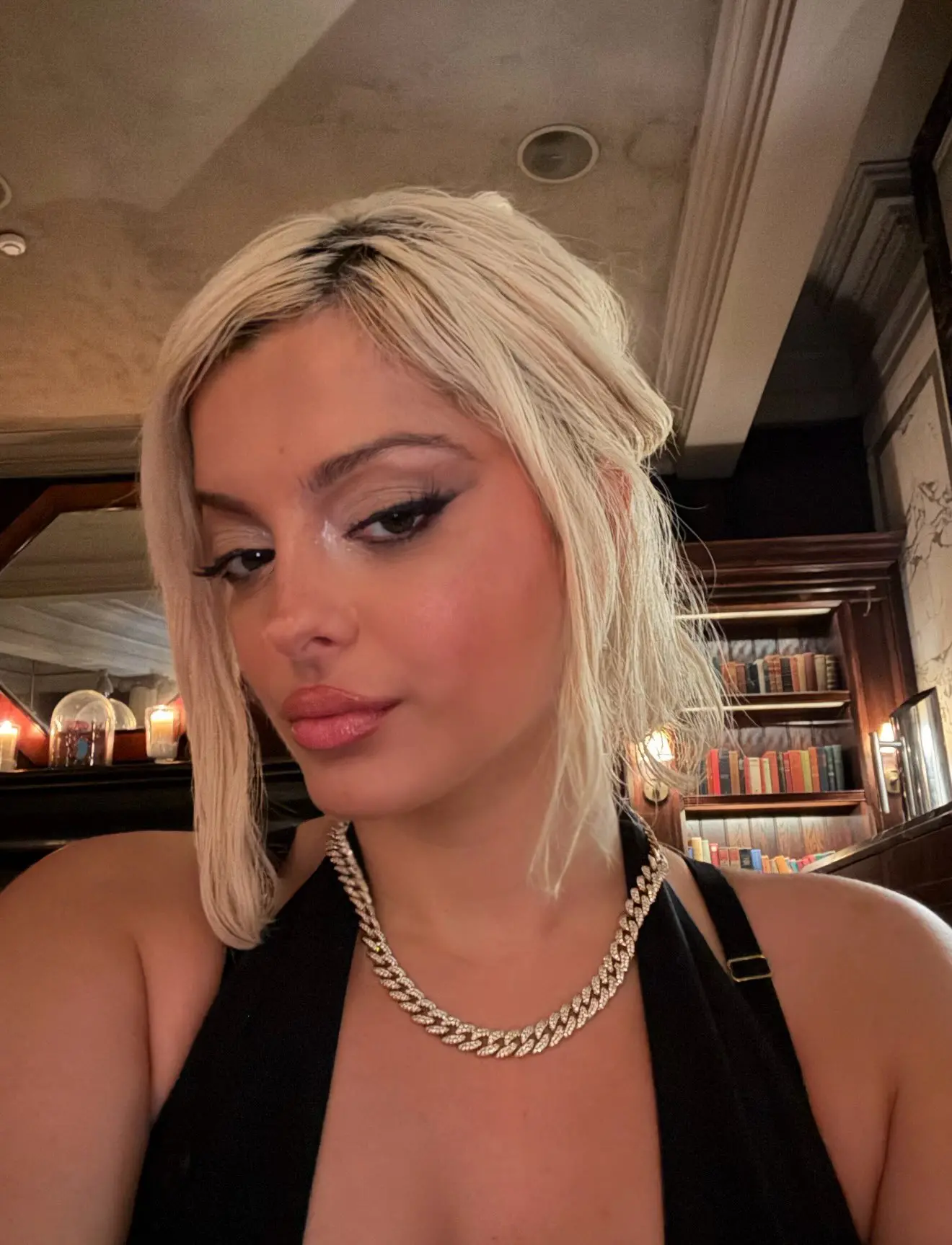 Bebe Rexha: Sfidat e trupit dhe presioni i shoqërisë