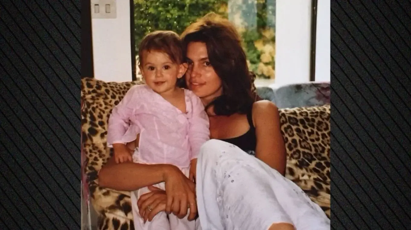 Cindy Crawford feston 25-vjetorin e Kaia Gerber: Një dedikim emocionues për transformimin e saj