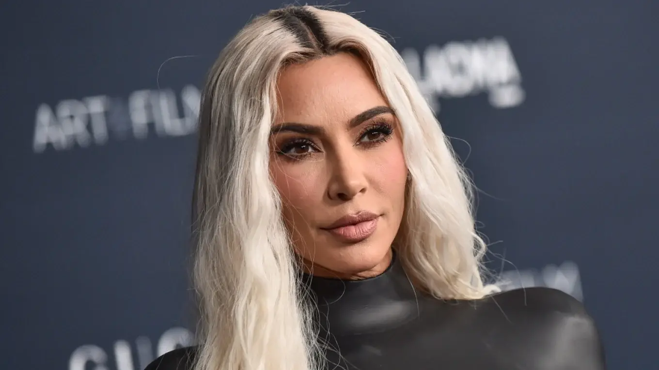 Kim Kardashian merr vetëm 1 euro pas grabitjes shokuese në Paris