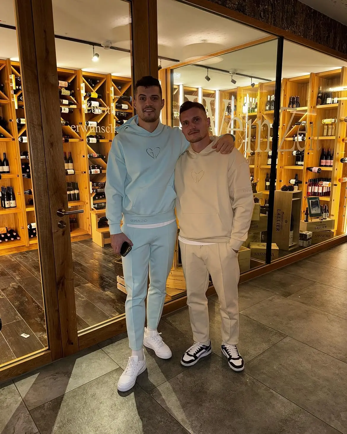 Taulant Xhaka mbështet vëllain e tij pas akuzave për vaksinim të falsifikuar