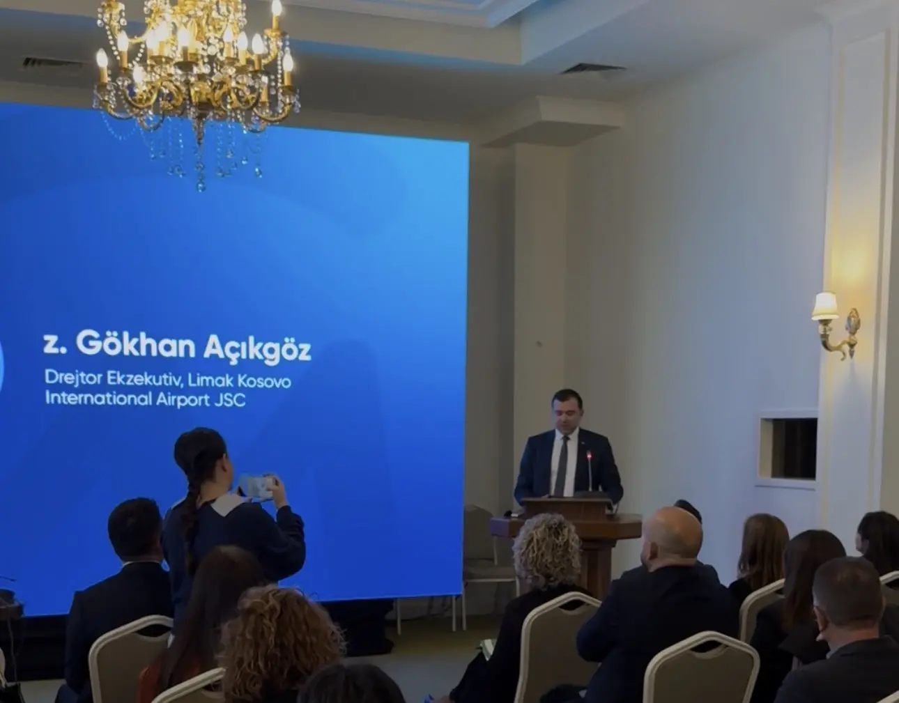 Rëndësia e shëndetit mendor në punë: Si stresi ndikon në performancën e punonjësve