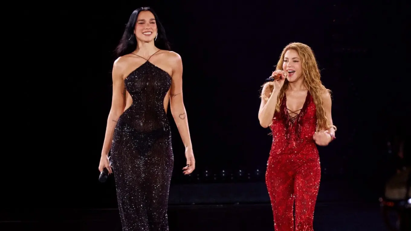 Shakira dhe Dua Lipa bashkojnë forcat në një interpretim magjik në Madrid